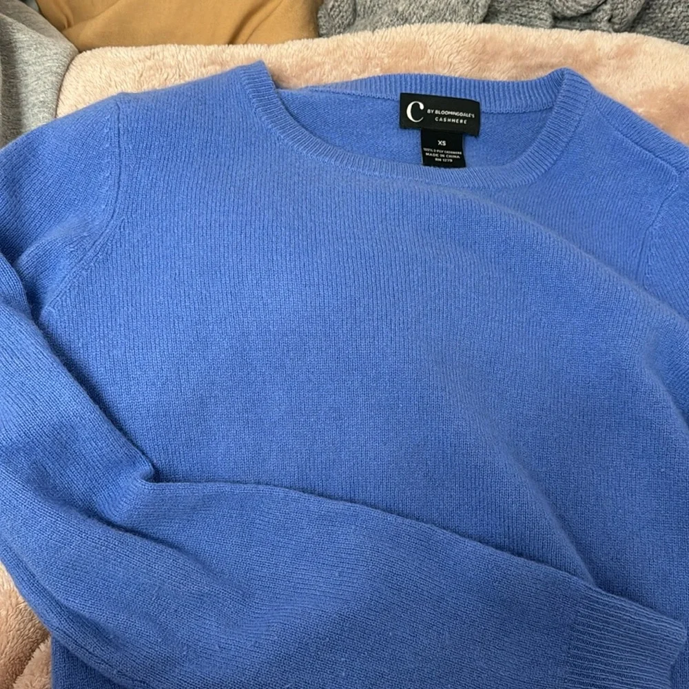 Cashmere Sweater - Picture 2 of 2